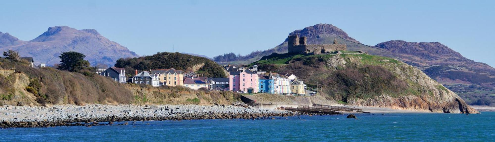 Glan Y Mor, Sleeps 20, 8 Bedrooms, 8 Bathrooms, Seafront, Criccieth Esterno foto
