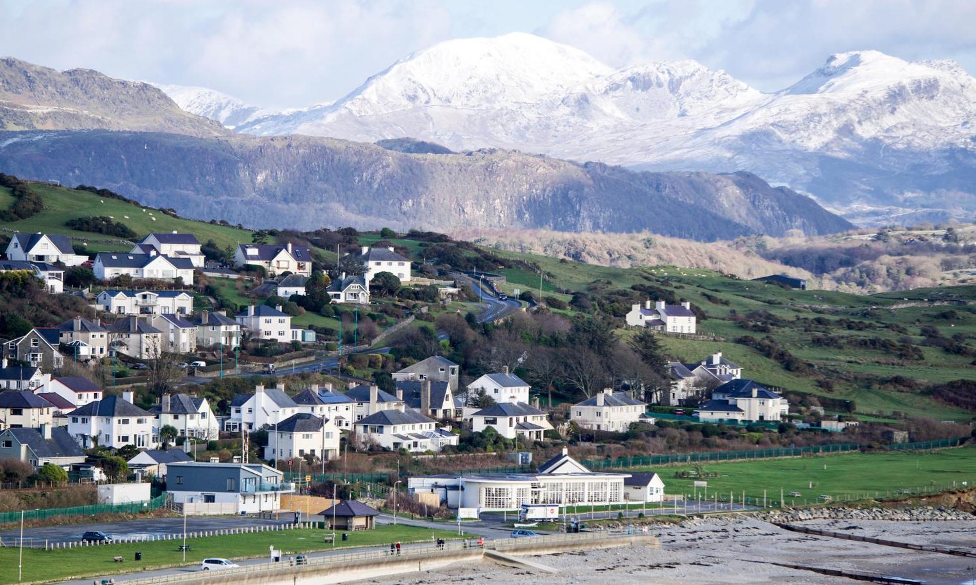 Glan Y Mor, Sleeps 20, 8 Bedrooms, 8 Bathrooms, Seafront, Criccieth Esterno foto